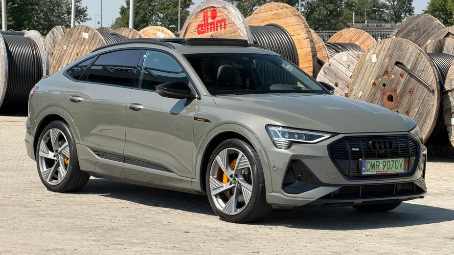 AUDI e-tron Sportback -