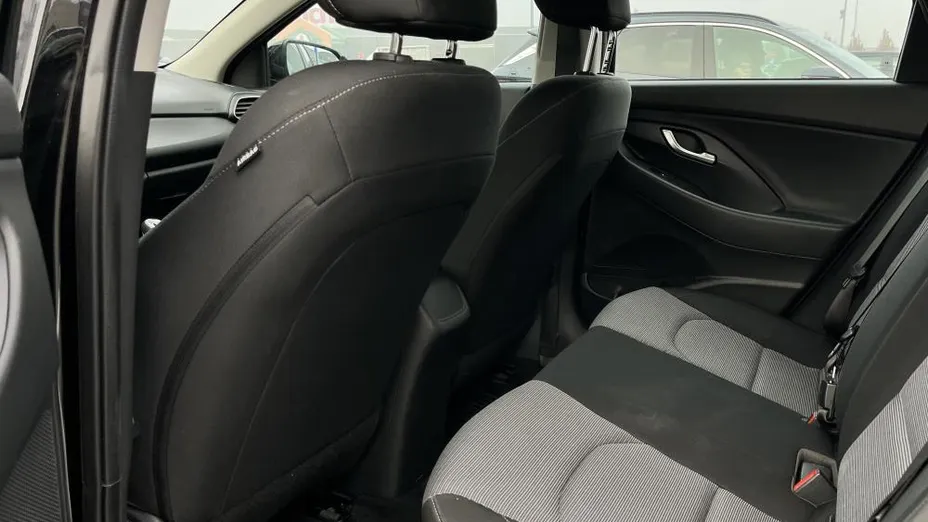 HYUNDAI i30 i30 1.5 DPI Classic +