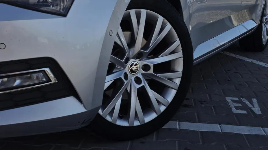 SKODA Superb Superb 2.0 TDI SCR Style DSG