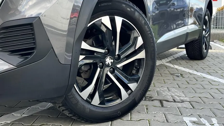 PEUGEOT 2008 2008 1.2 PureTech Allure S&S EAT8