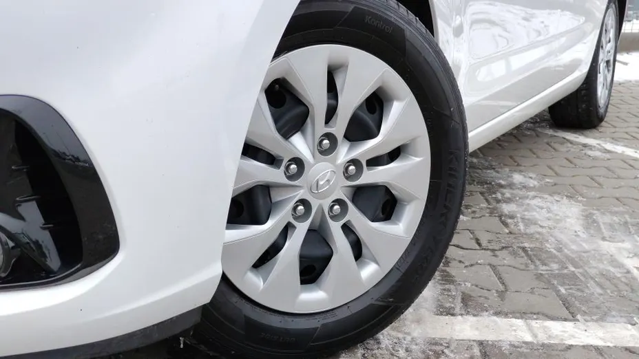 HYUNDAI i30 i30 1.5 DPI Classic +