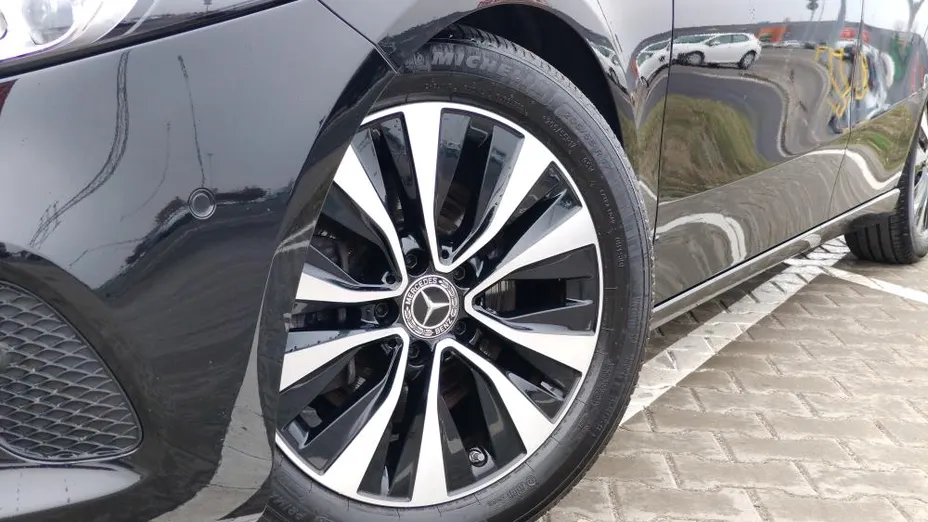 MERCEDES-BENZ A Klasa A 200 d Progressive 8G-DCT