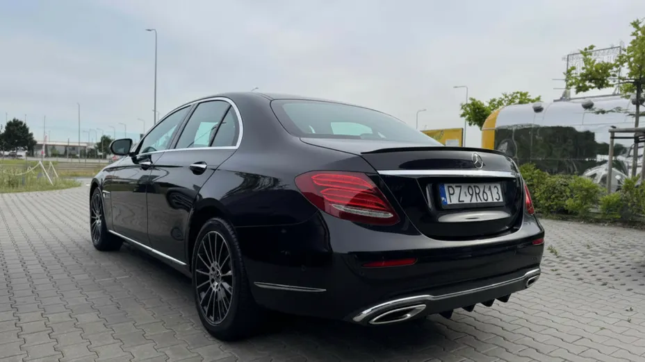 MERCEDES-BENZ E Klasa E 200 9G-TRONIC