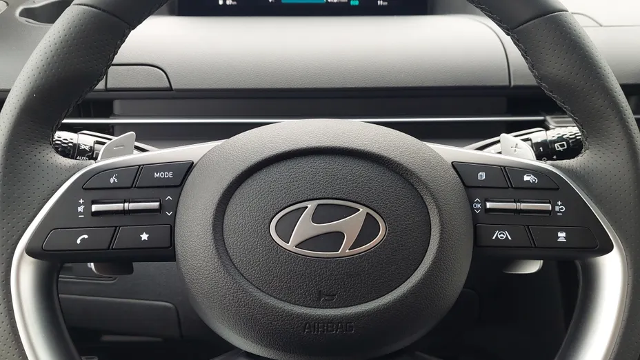 HYUNDAI Staria Staria 1.6 T-GDI HEV Luxury aut Nowy