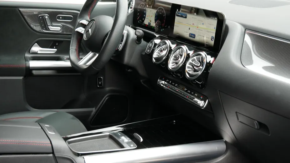 MERCEDES-BENZ B Klasa B 220 4-Matic mHEV AMG Line 8G-DCT