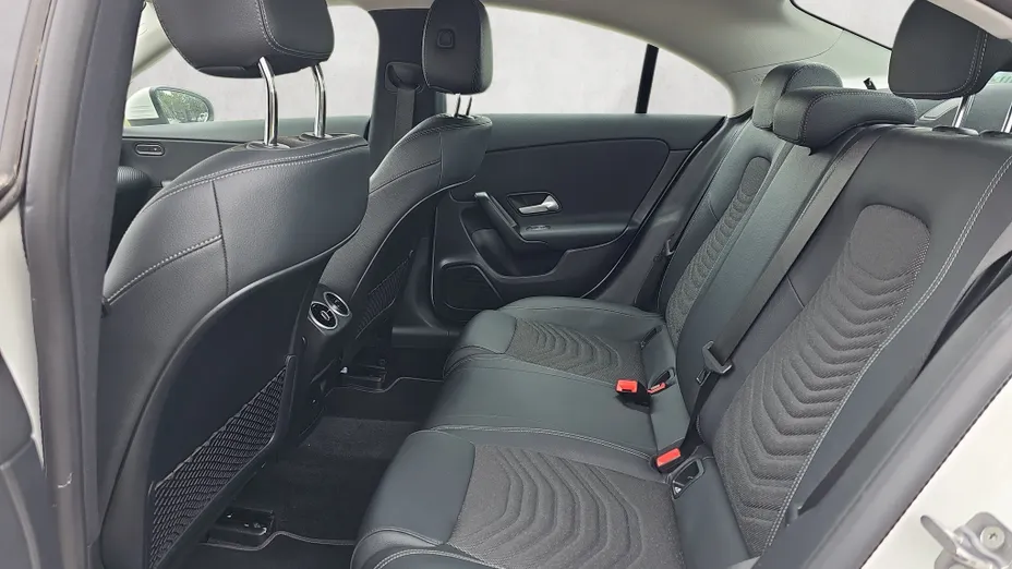 MERCEDES-BENZ CLA CLA 200 Progressive 7G-DCT