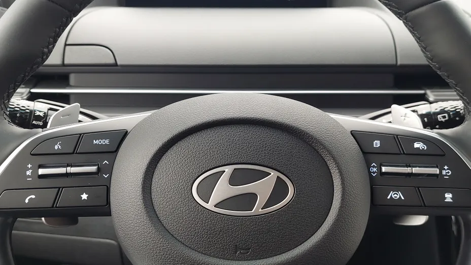 HYUNDAI Staria Staria 1.6 T-GDI HEV Smart VIP aut Nowy