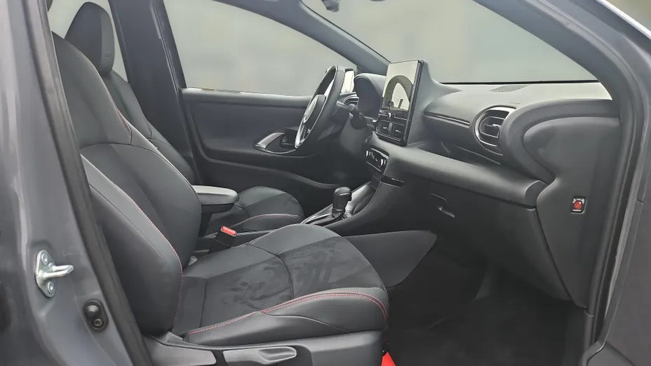 TOYOTA Yaris Yaris Hybrid 1.5 GR Sport