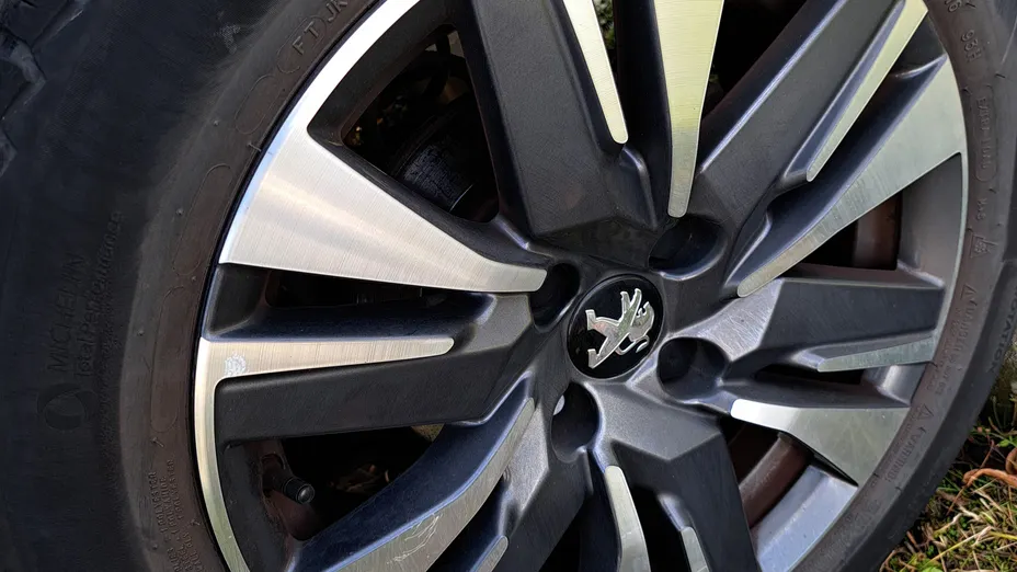 PEUGEOT 2008 2008 1.2 Pure Tech Active S&S EAT6