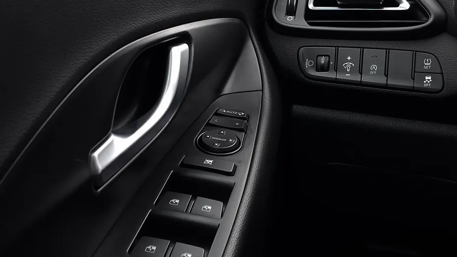 HYUNDAI i30 i30 1.5 T-GDI 48V Smart DCT