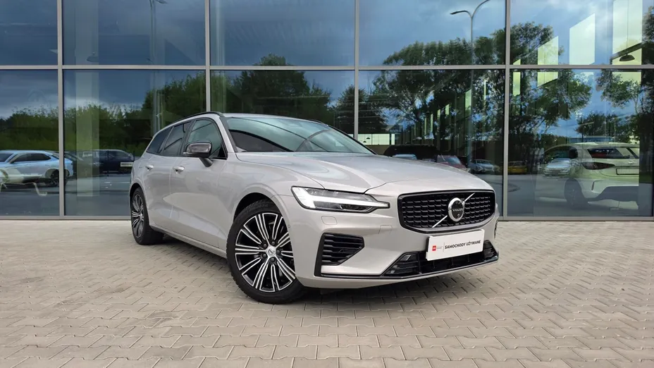 VOLVO V60 V60 T6 AWD Plug-In Hybrid Plus Dark aut