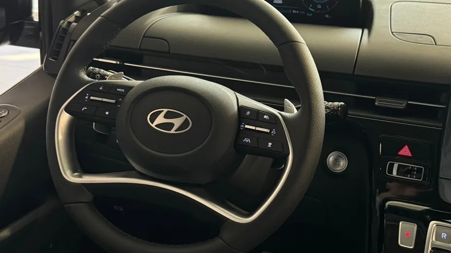 HYUNDAI Staria Staria 1.6 T-GDI HEV Luxury aut Nowy