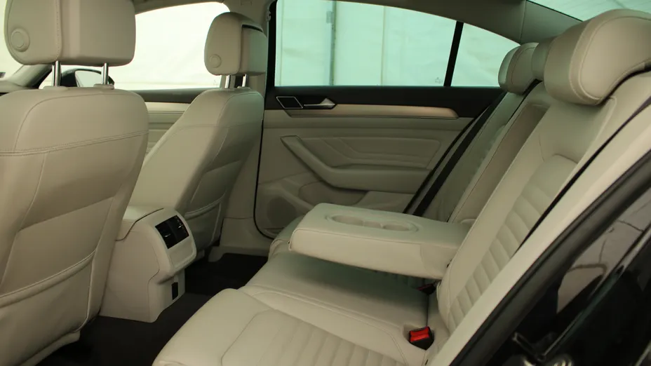 VOLKSWAGEN Passat Passat 2.0 TSI 4Mot. Elegance DSG