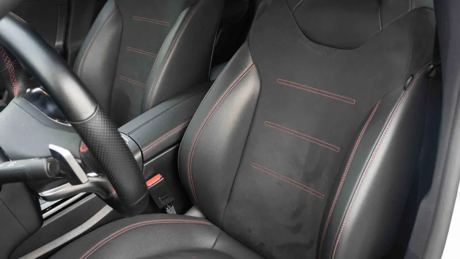 MERCEDES-BENZ CLA CLA 200 AMG Line 7G-DCT