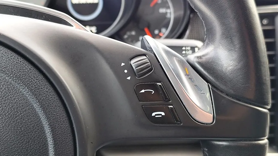 PORSCHE Panamera -