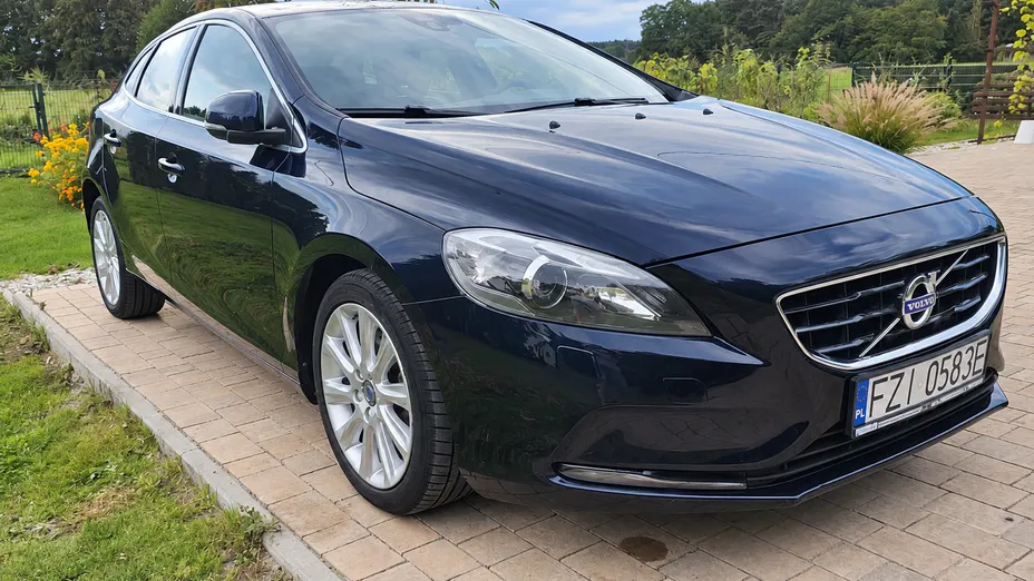 VOLVO V40 V40 CC D2 Momentum
