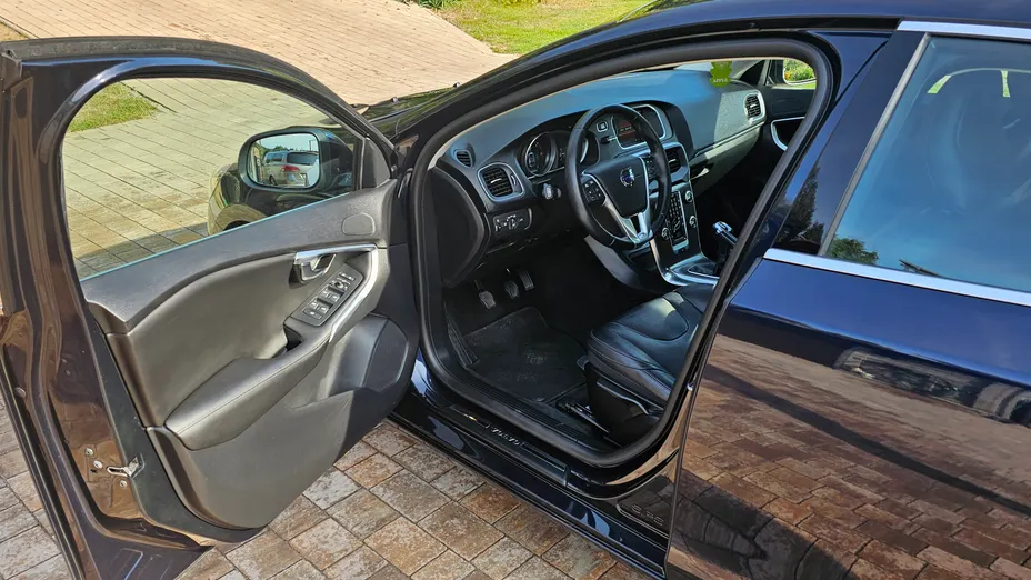 VOLVO V40 V40 CC D2 Momentum