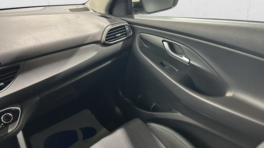 HYUNDAI i30 i30 1.5 DPI Classic +