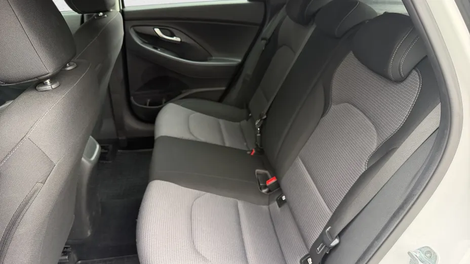 HYUNDAI i30 i30 1.5 DPI Classic +
