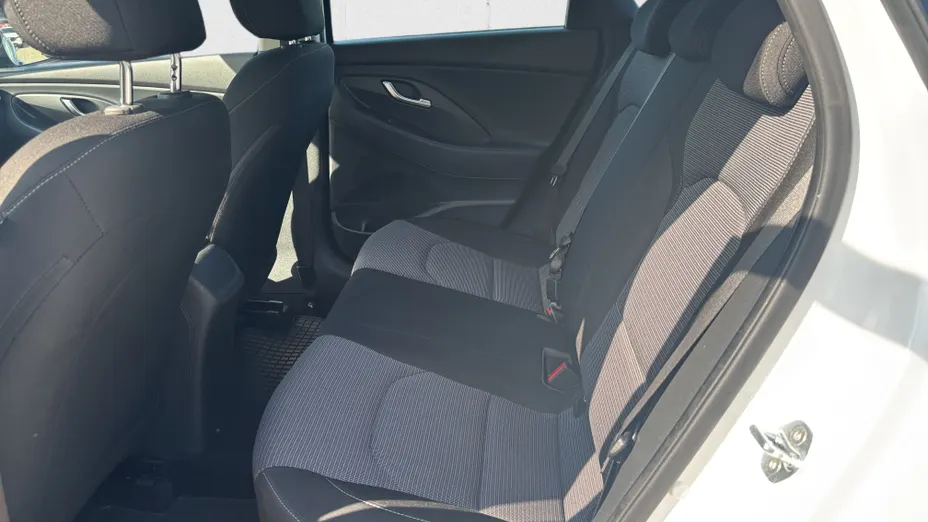 HYUNDAI i30 i30 1.5 DPI Classic +