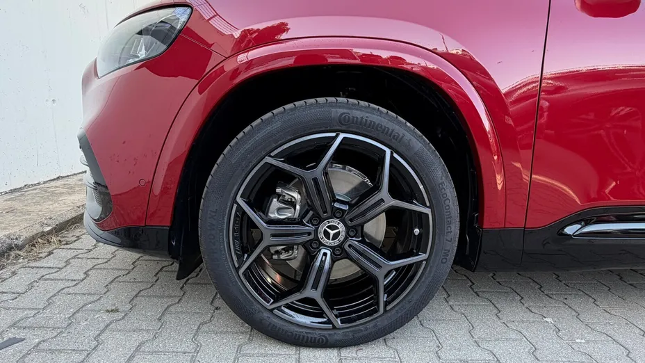 MERCEDES-BENZ GLB -