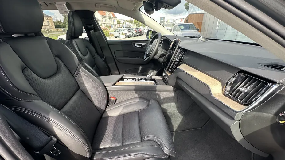 VOLVO XC60 XC60 B5 B AWD Ultra Dark aut