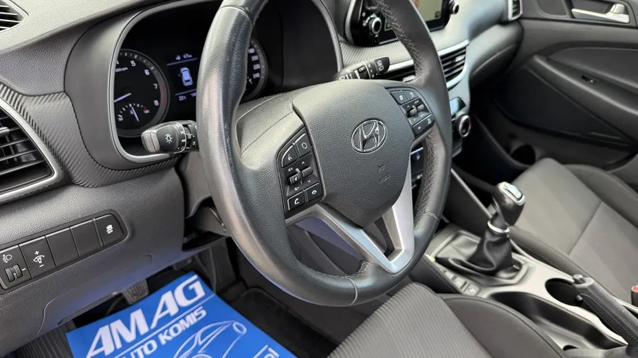 HYUNDAI Tucson -