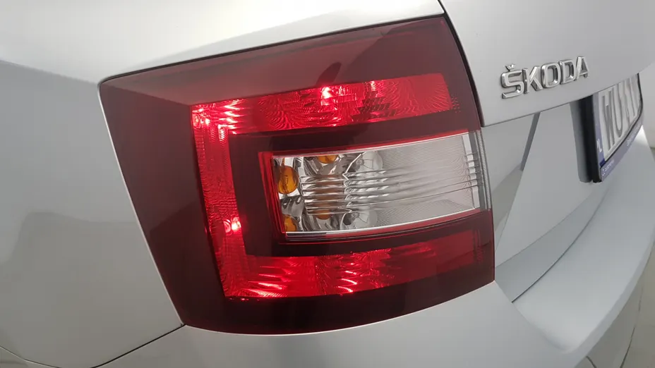 SKODA Rapid Rapid Spb. 1.0 TSI Ambition