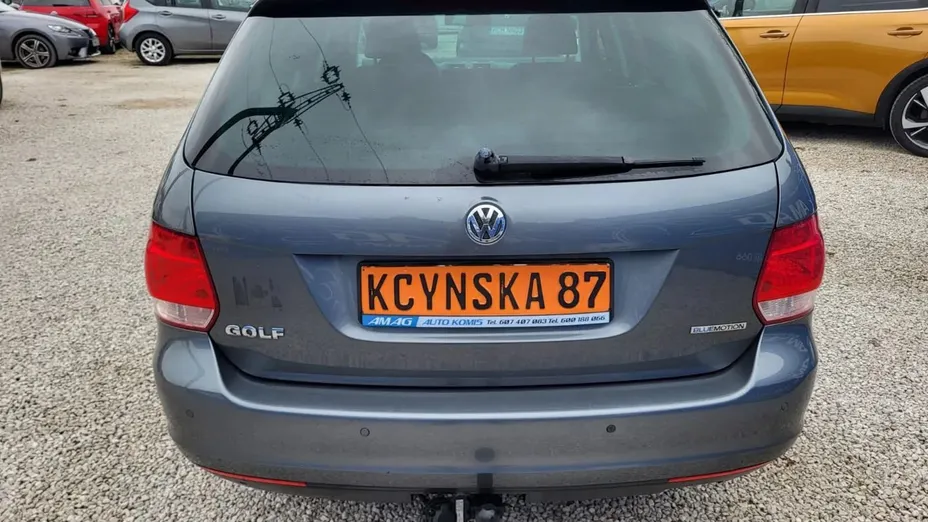 VOLKSWAGEN Golf -