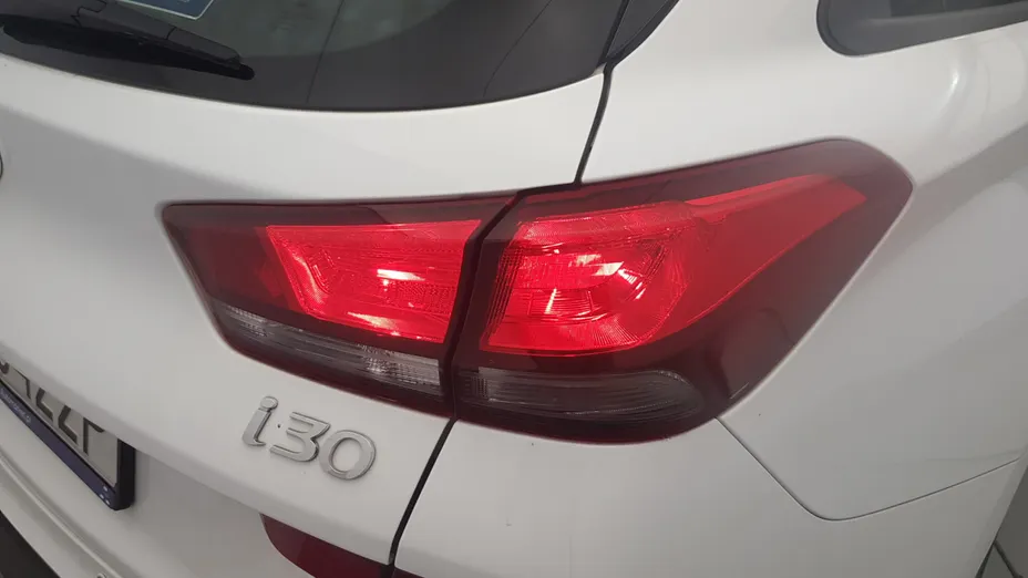 HYUNDAI i30 i30 1.5 DPI Classic +