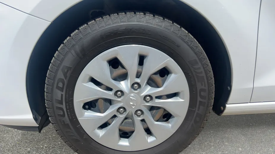 HYUNDAI i30 i30 1.5 DPI Classic +