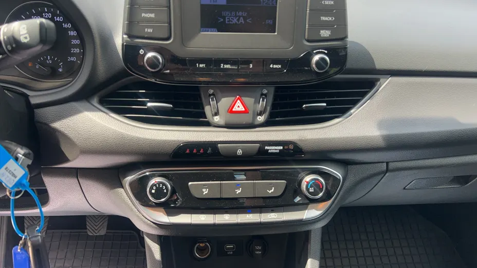 HYUNDAI i30 i30 1.5 DPI Classic +