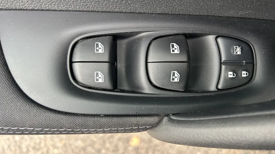NISSAN Qashqai Qashqai 1.3 DIG-T Acenta