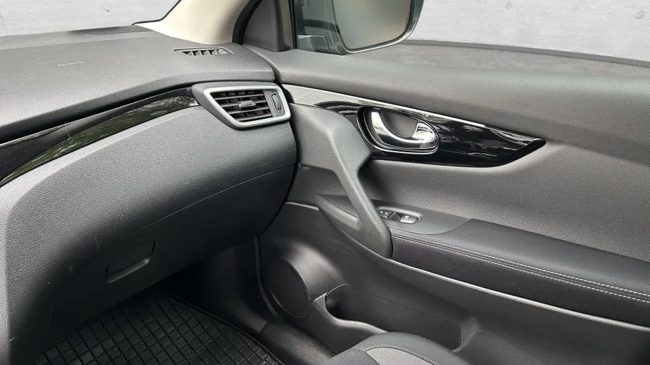 NISSAN Qashqai Qashqai 1.3 DIG-T Acenta
