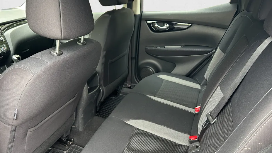 NISSAN Qashqai Qashqai 1.3 DIG-T Acenta