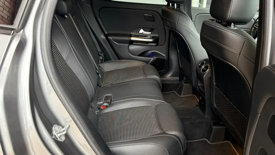 MERCEDES-BENZ GLA GLA 200 Progressive