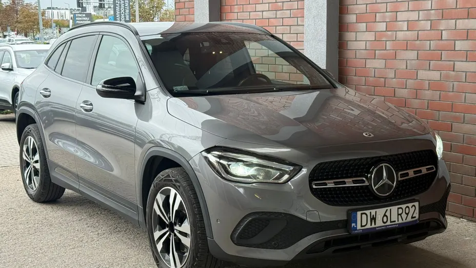 MERCEDES-BENZ GLA GLA 200 Progressive