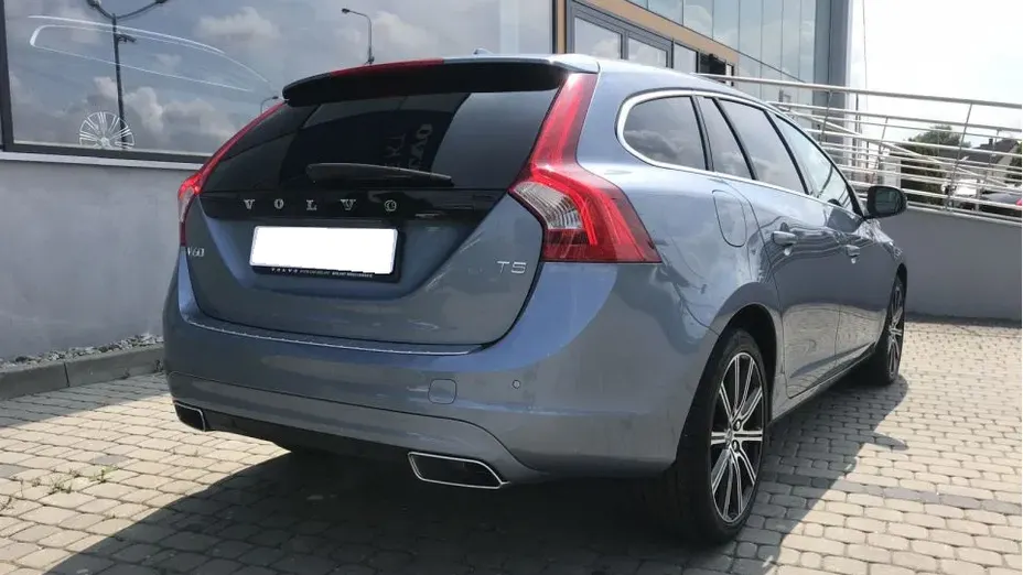 VOLVO V60 V60 2.0T Summum