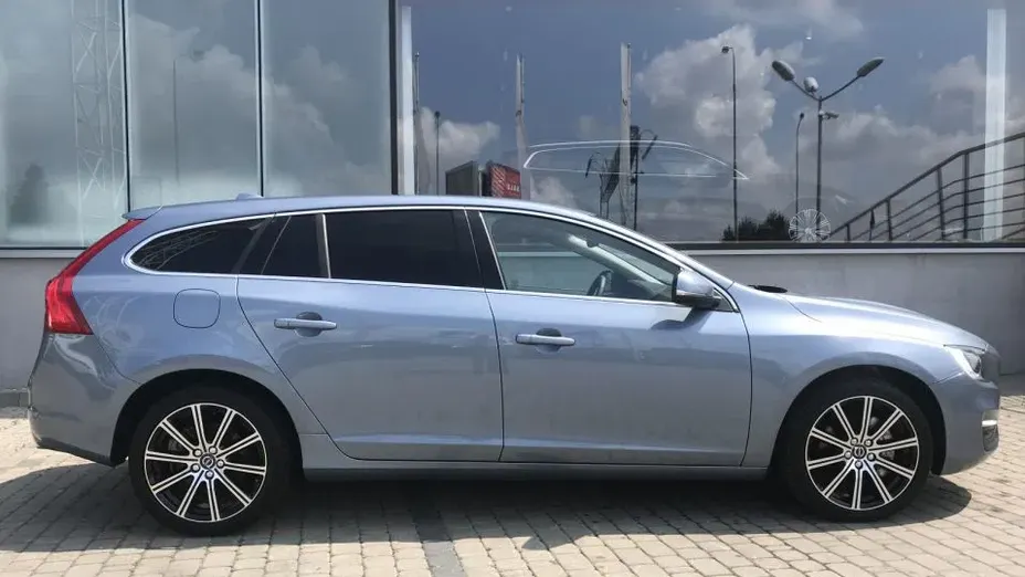 VOLVO V60 V60 2.0T Summum