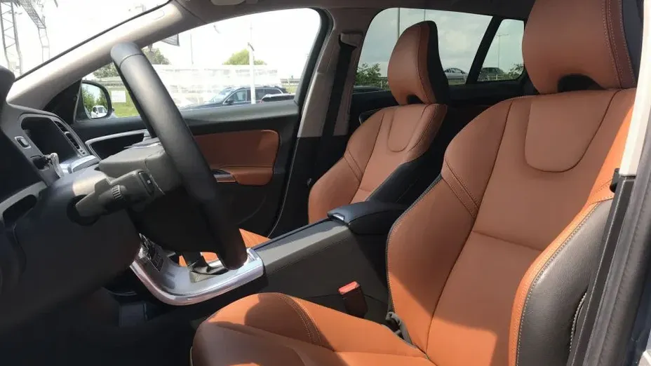 VOLVO V60 V60 2.0T Summum