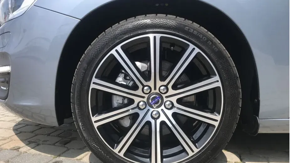 VOLVO V60 V60 2.0T Summum