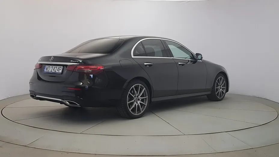 MERCEDES-BENZ E Klasa E 220 d 4-Matic AMG/Avantgarde