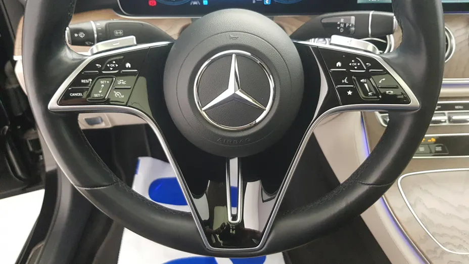 MERCEDES-BENZ E Klasa E 220 d 4-Matic AMG/Avantgarde