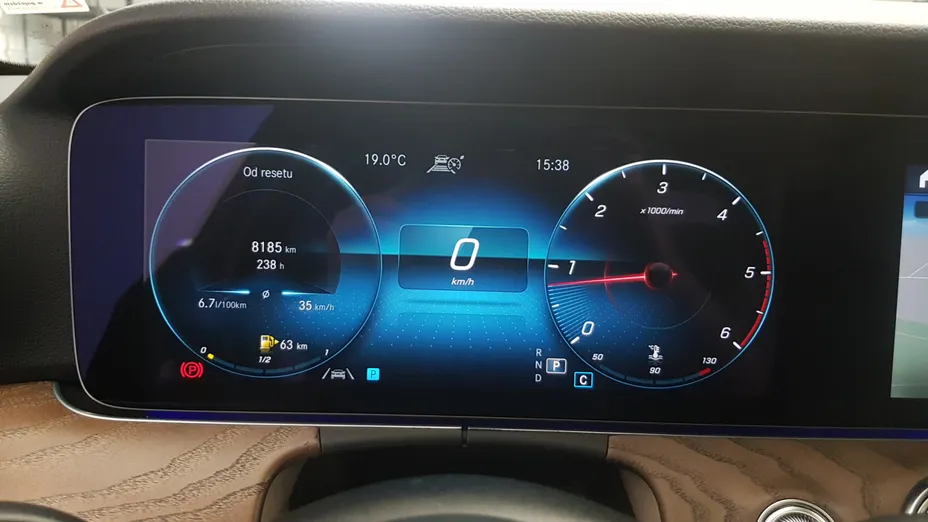 MERCEDES-BENZ E Klasa E 220 d 4-Matic AMG/Avantgarde