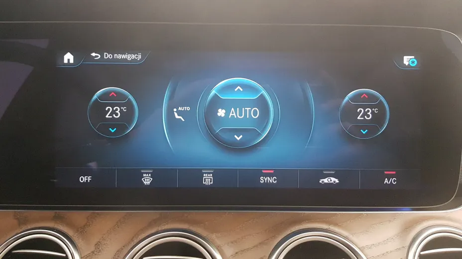 MERCEDES-BENZ E Klasa E 220 d 4-Matic AMG/Avantgarde