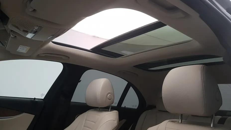 MERCEDES-BENZ E Klasa E 220 d 4-Matic AMG/Avantgarde