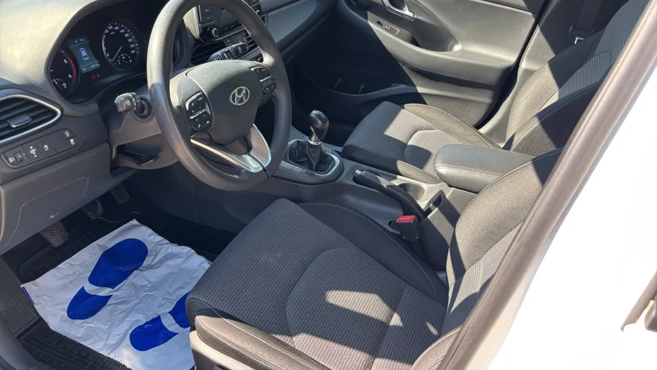 HYUNDAI i30 i30 1.6 D Classic +