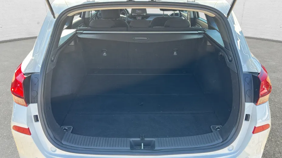 HYUNDAI i30 i30 1.6 D Classic +