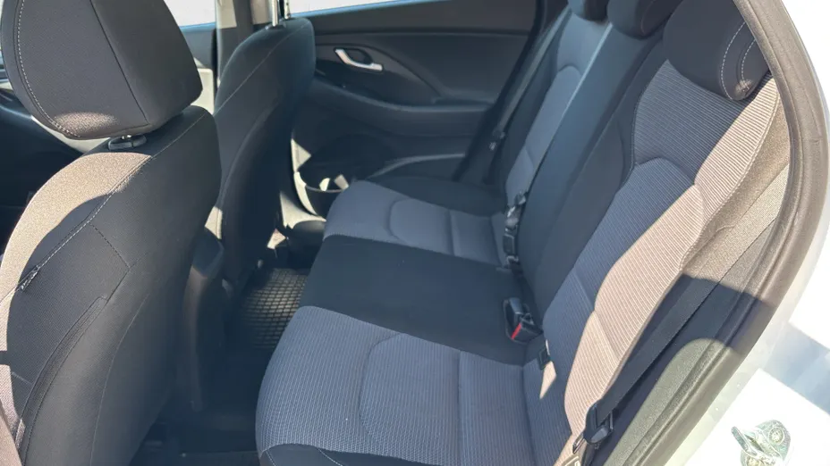 HYUNDAI i30 i30 1.6 D Classic +