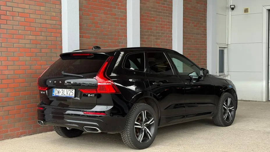 VOLVO XC60 XC60 B4 D AWD R-Design aut